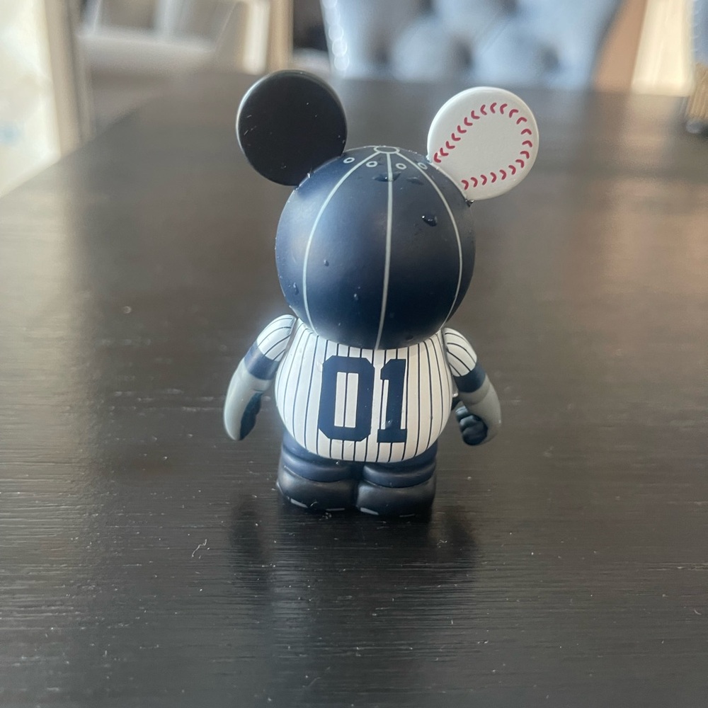 Disney Vinylmation New York Yankees Vinyl Figure - Picture 2 of 4